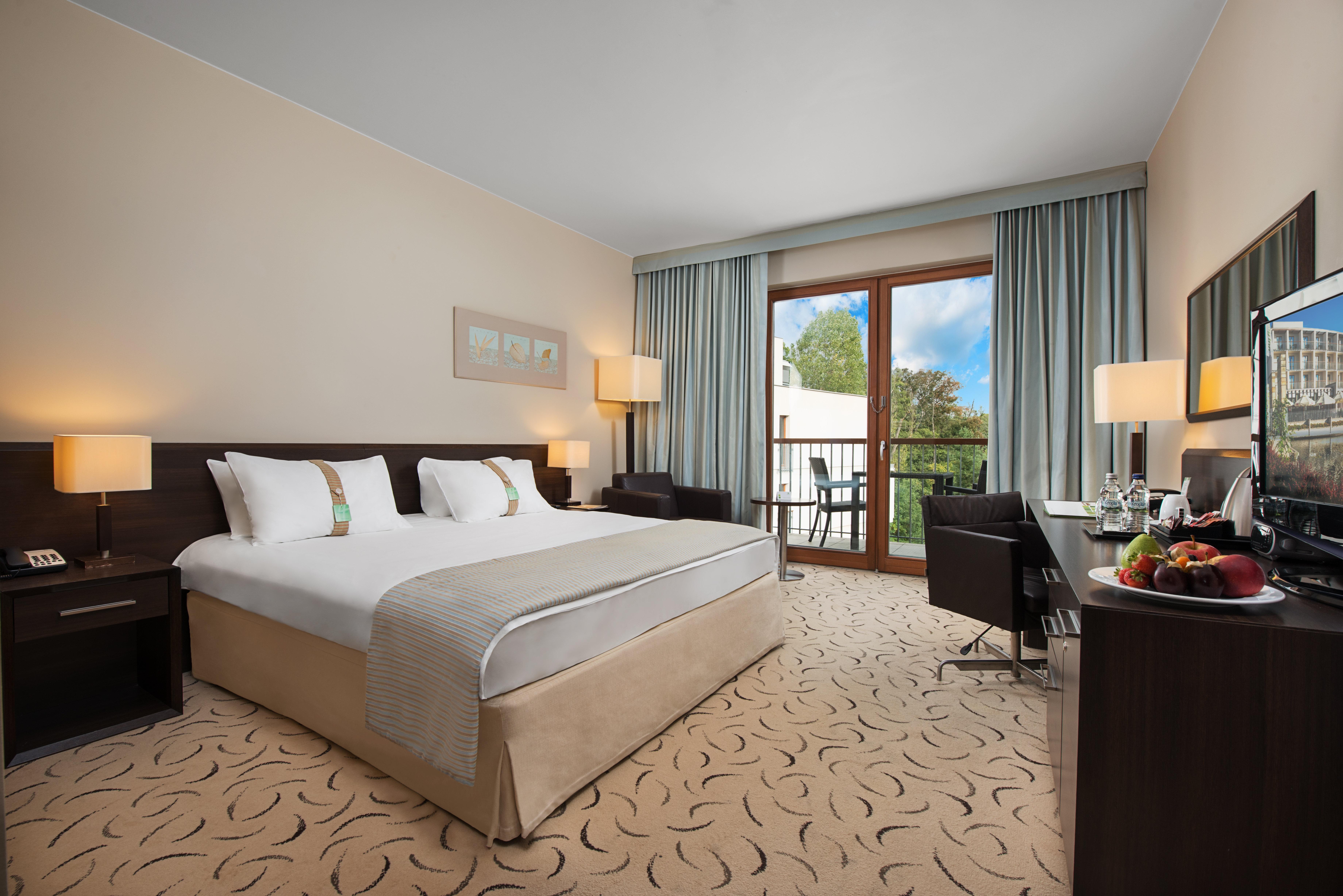Holiday Inn Resort Warsaw Jozefow By Ihg Exterior photo