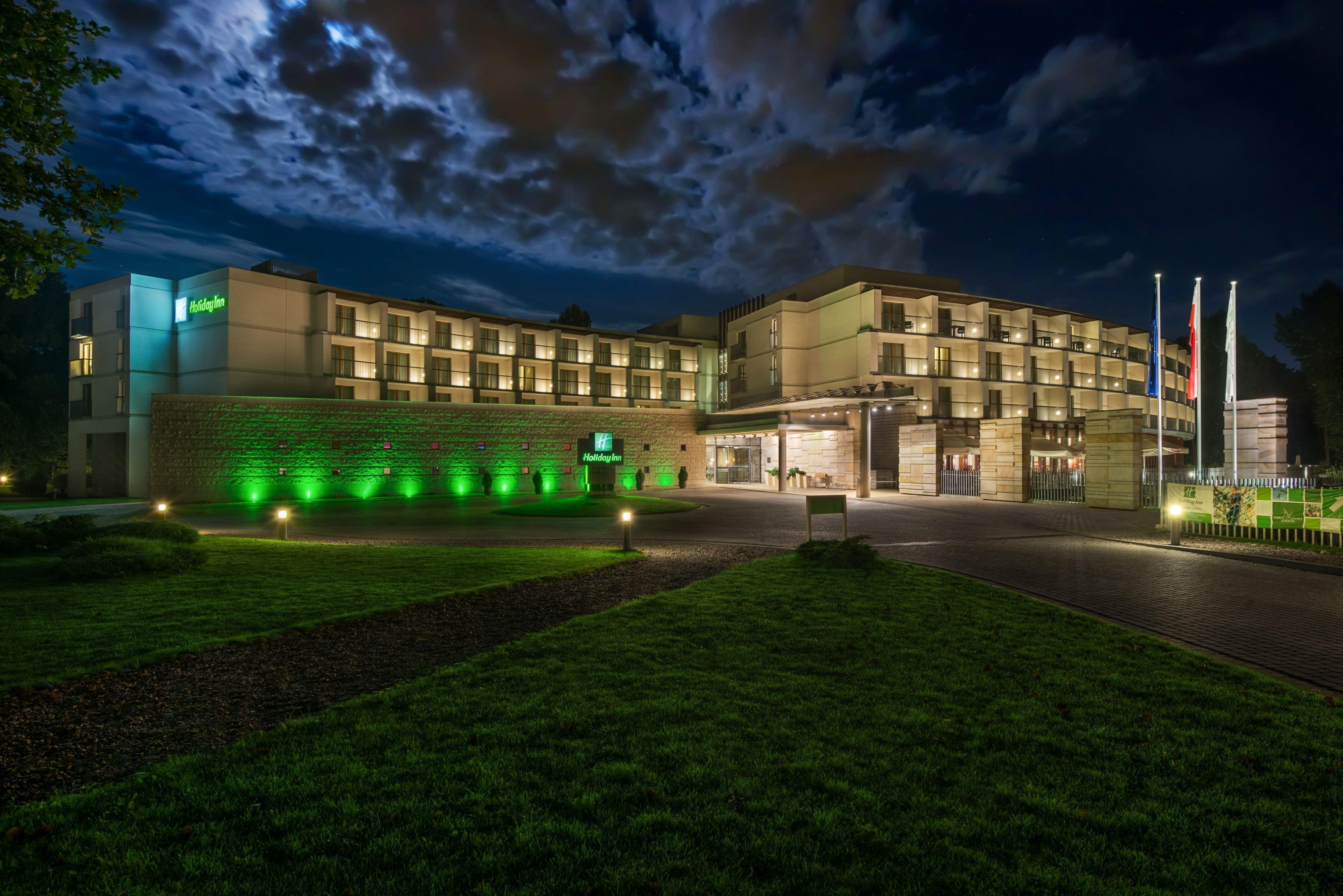 Holiday Inn Resort Warsaw Jozefow By Ihg Exterior photo