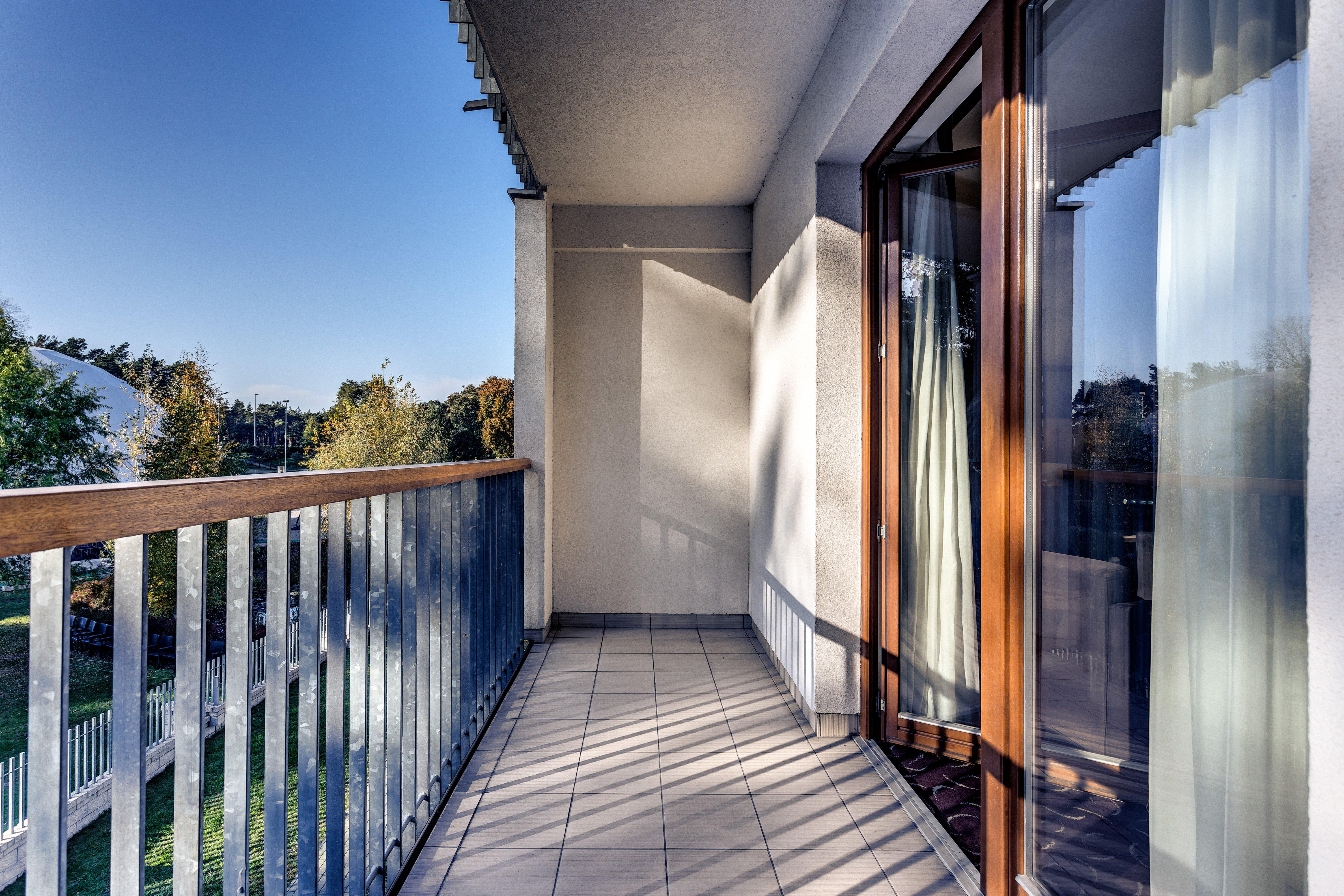 Holiday Inn Resort Warsaw Jozefow By Ihg Exterior photo